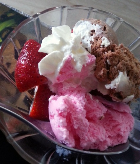 Strawberries with icecream
